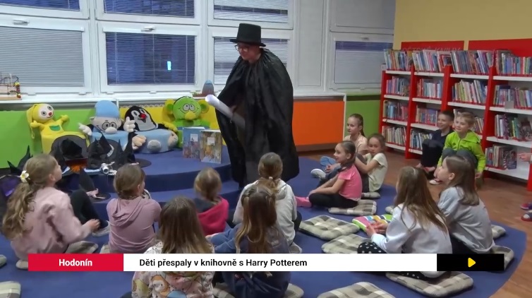 Už pětadvacet let mohou děti přespávat v knihovnách. Sice jenom jeden den v roce, zato s bohatým doprovodným programem. Na Noci s Andersenem v naší knihovně je přivítal sám velký spisovatel.